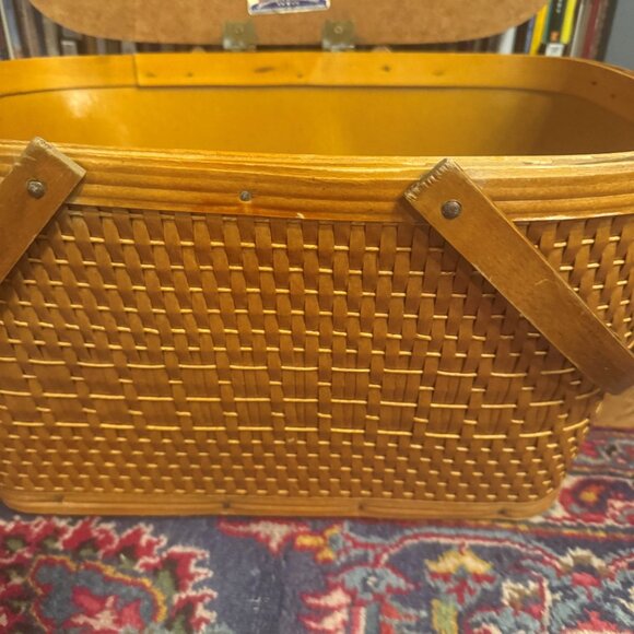 Hawkeye Finest Hamper/picnic basket - Picture 8 of 12